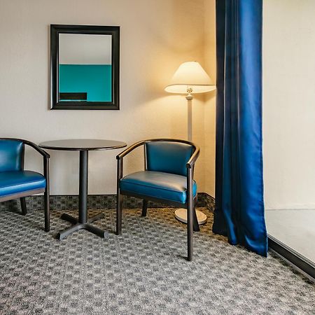 The Bay Resort Дьюи-Бич Экстерьер фото