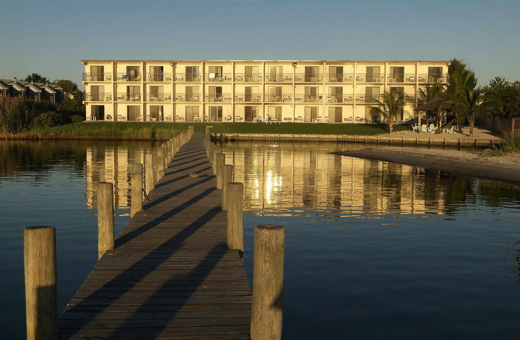 The Bay Resort Дьюи-Бич Экстерьер фото